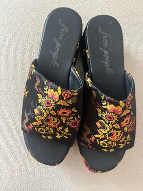 Free People platform Slide Mules size 39